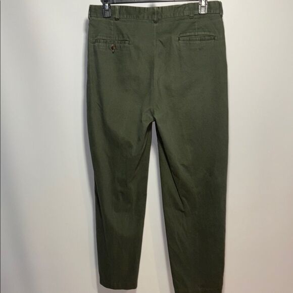 Versatile Green Chinos with Classic Straight-Leg - Picture 6 of 10
